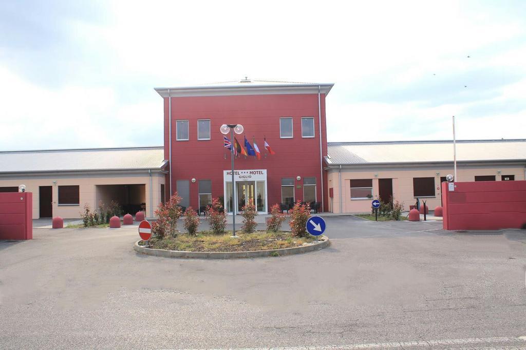 Hotel Motel Giglio Viadana Exteriör bild