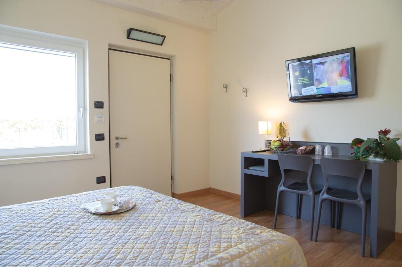 Hotel Motel Giglio Viadana Exteriör bild