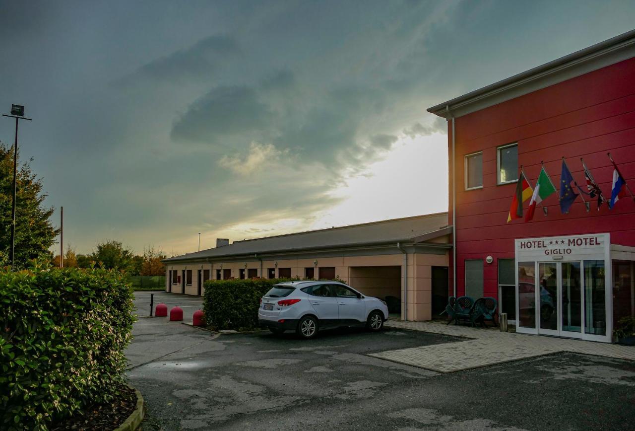 Hotel Motel Giglio Viadana Exteriör bild